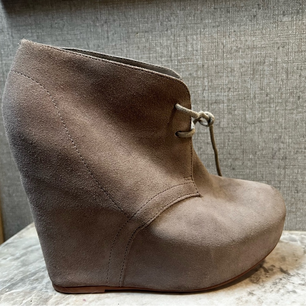 Wedge bootie